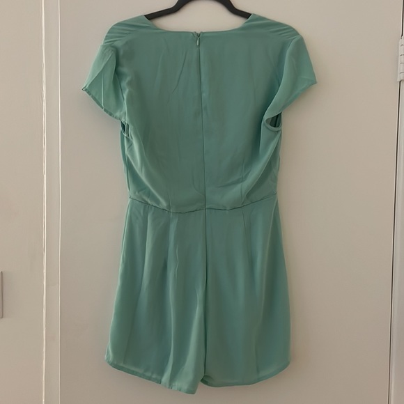 LIKE NEW - by the way / revolve green romper size medium - Picture 4 of 5